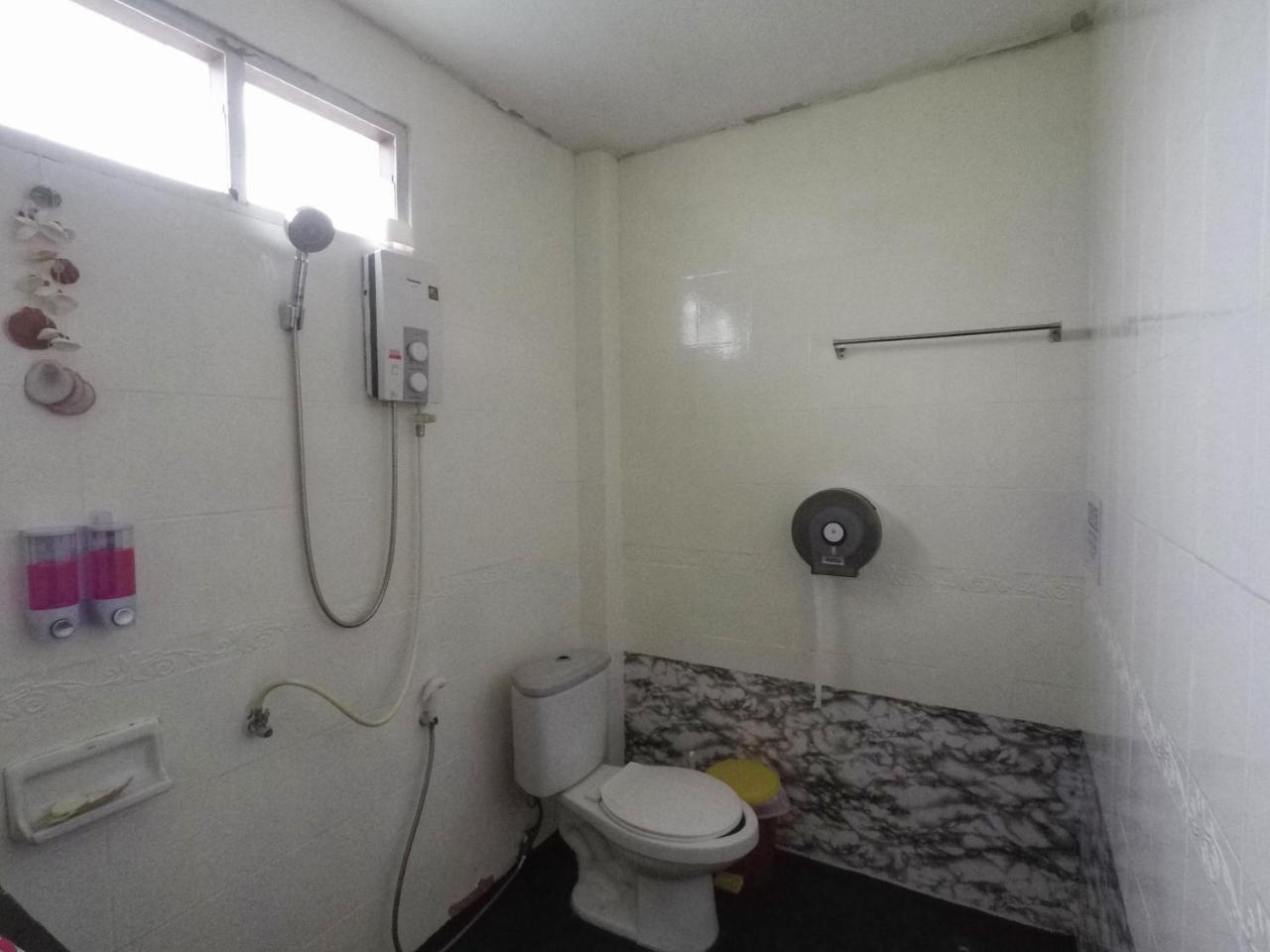 Baan Kai Hostel Baan Khai Luaran gambar